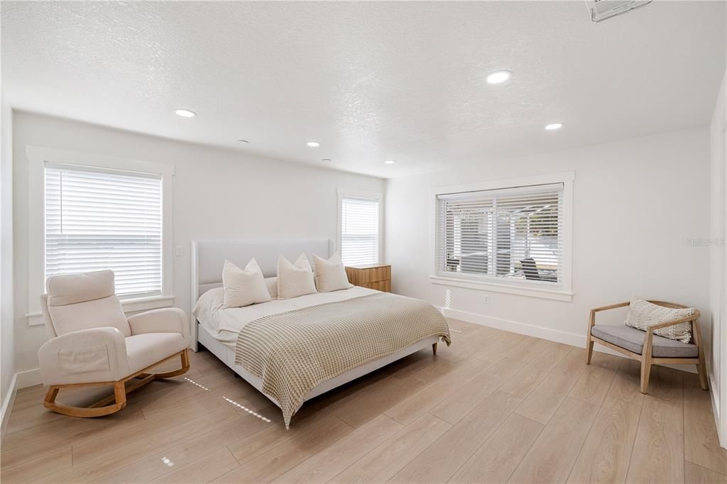 For Sale: $415,000 (3 beds, 2 baths, 1333 Square Feet)