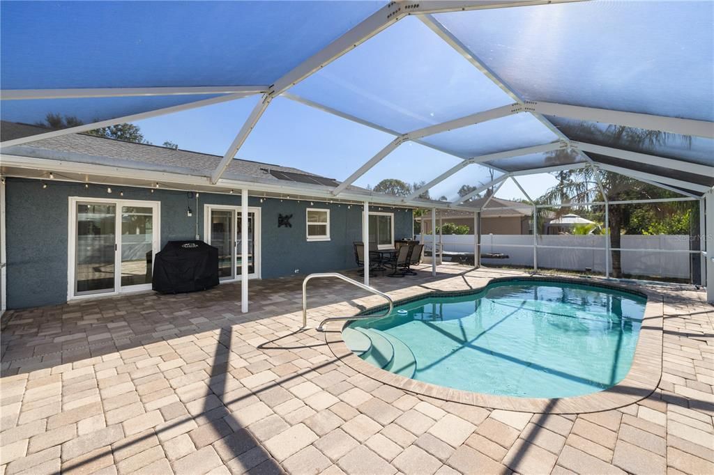 For Sale: $415,000 (3 beds, 2 baths, 1333 Square Feet)