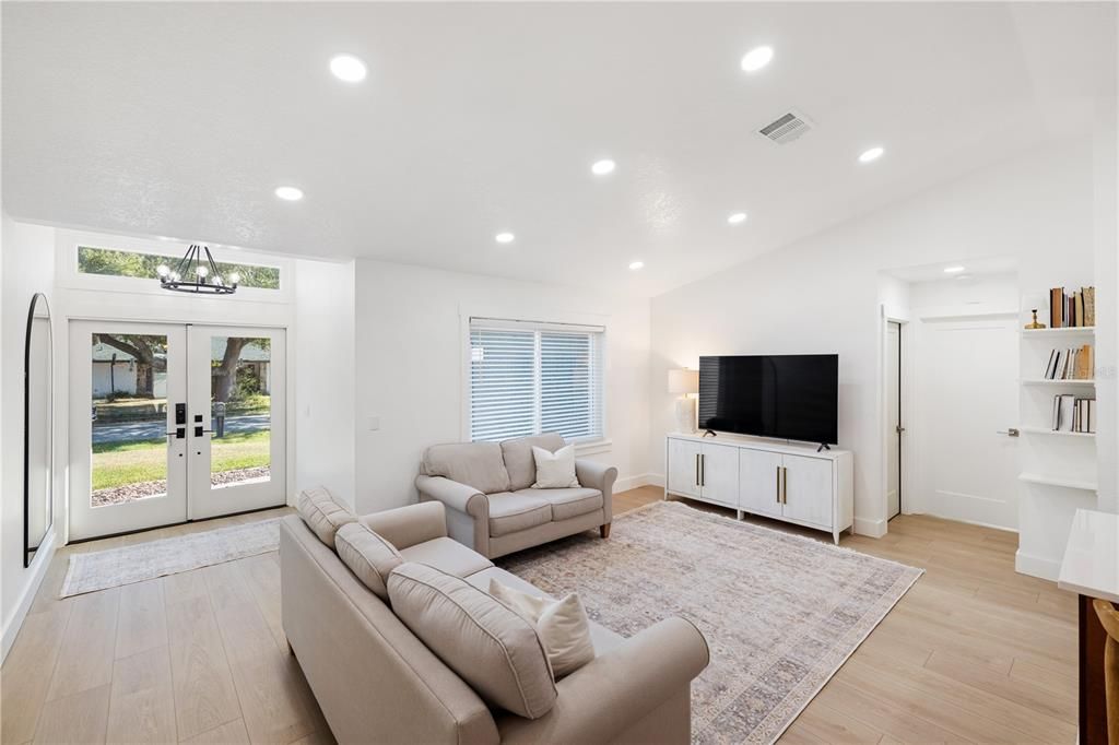 For Sale: $415,000 (3 beds, 2 baths, 1333 Square Feet)