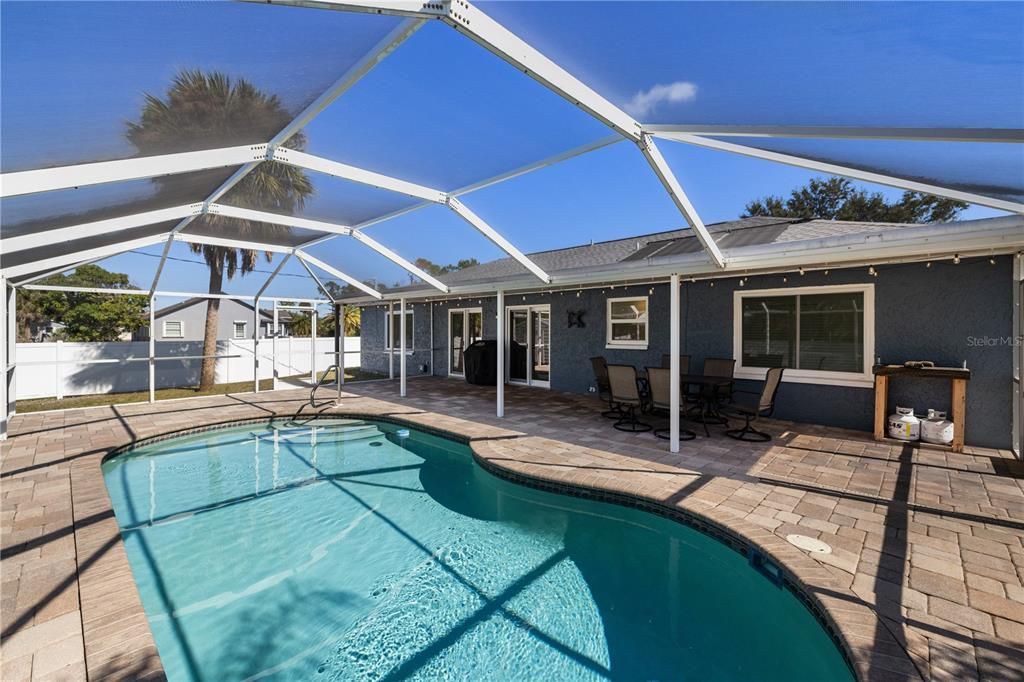 For Sale: $415,000 (3 beds, 2 baths, 1333 Square Feet)