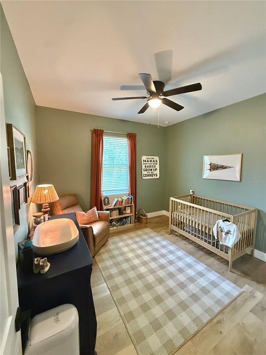 Под контрактом: $550,000 (3 спален, 2 ванн, 1744 Квадратных фут)