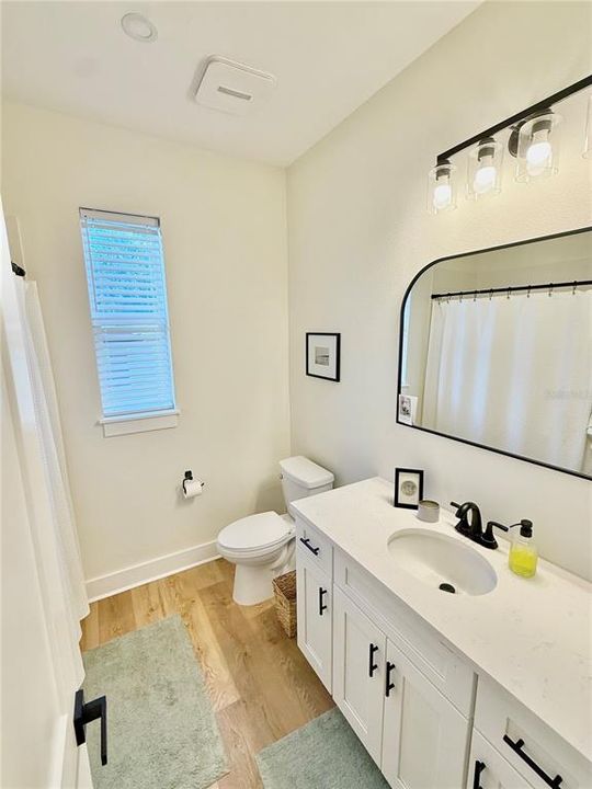 Под контрактом: $550,000 (3 спален, 2 ванн, 1744 Квадратных фут)