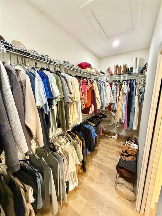 Под контрактом: $550,000 (3 спален, 2 ванн, 1744 Квадратных фут)