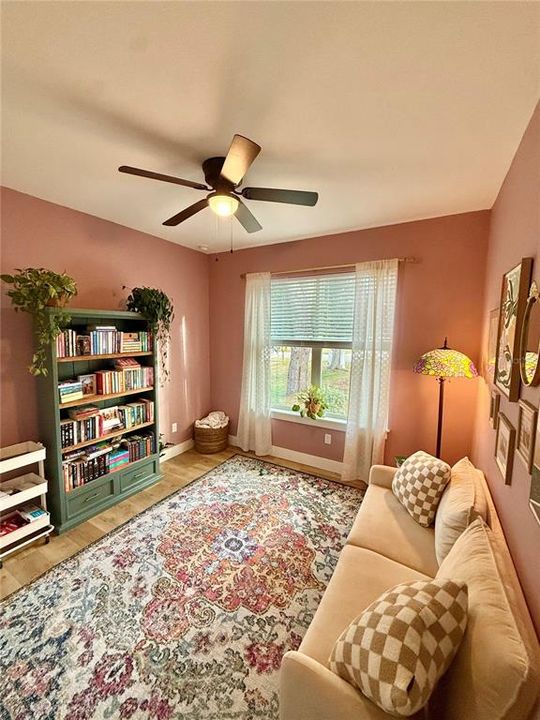 Под контрактом: $550,000 (3 спален, 2 ванн, 1744 Квадратных фут)