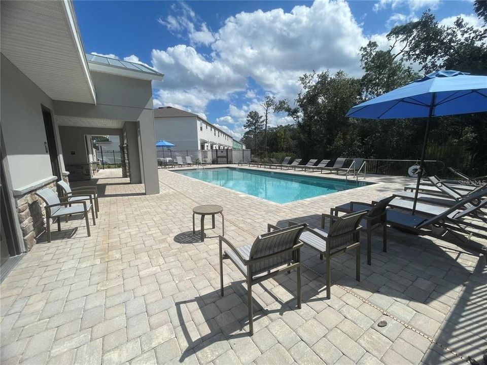 For Rent: $2,350 (3 beds, 2 baths, 1672 Square Feet)