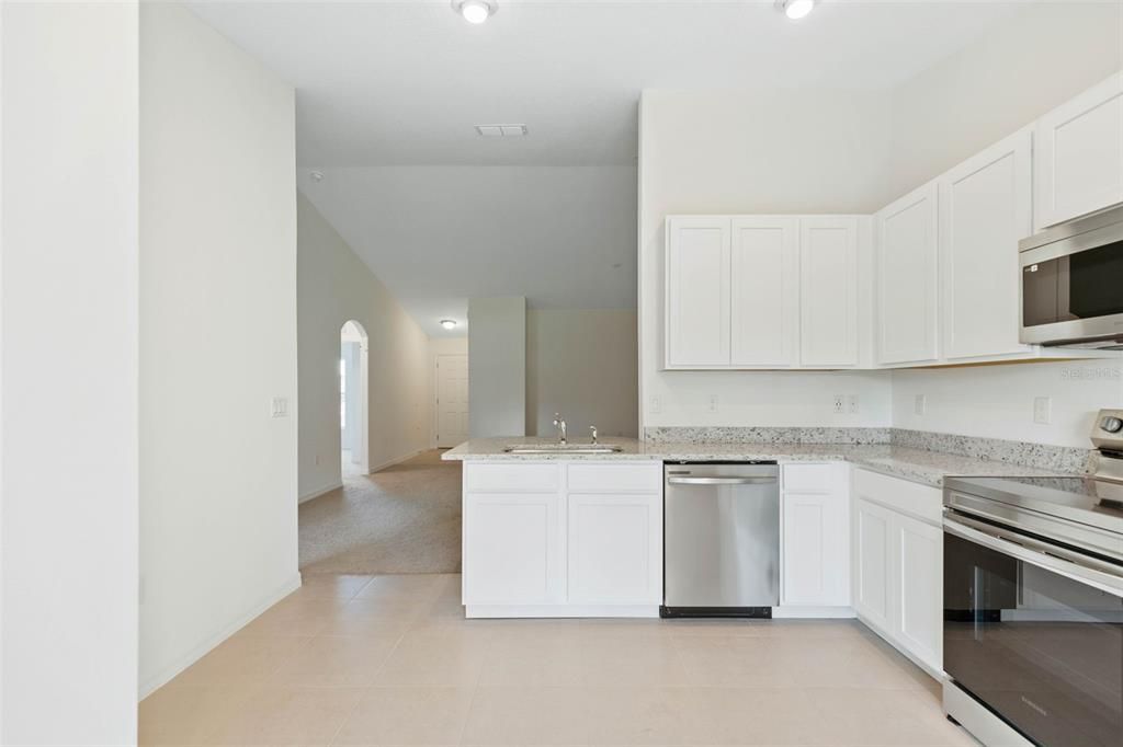 For Sale: $530,000 (6 beds, 0 baths, 1198 Square Feet)