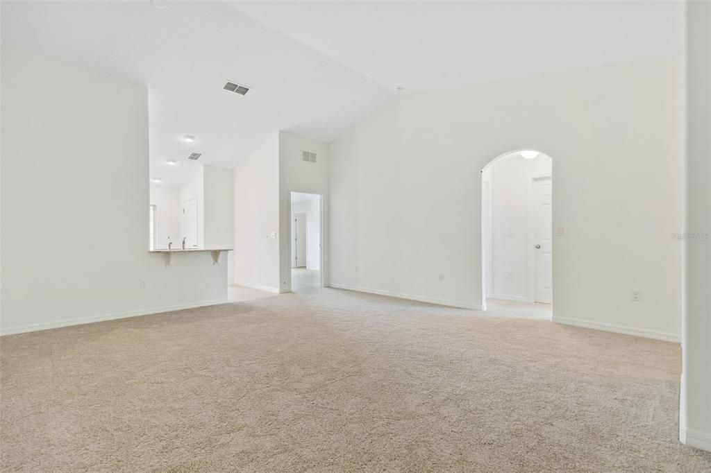 For Sale: $530,000 (6 beds, 0 baths, 1198 Square Feet)