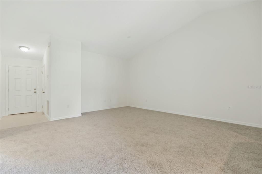 For Sale: $530,000 (6 beds, 0 baths, 1198 Square Feet)