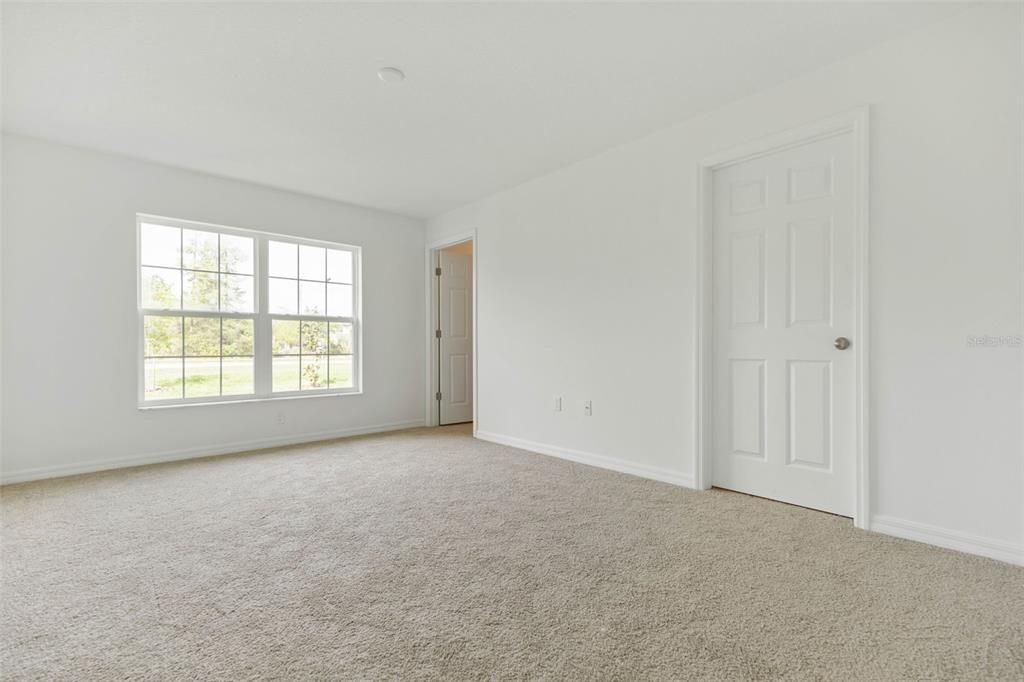 For Sale: $530,000 (6 beds, 0 baths, 1198 Square Feet)