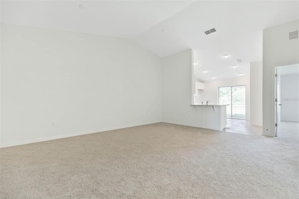 For Sale: $530,000 (6 beds, 0 baths, 1198 Square Feet)