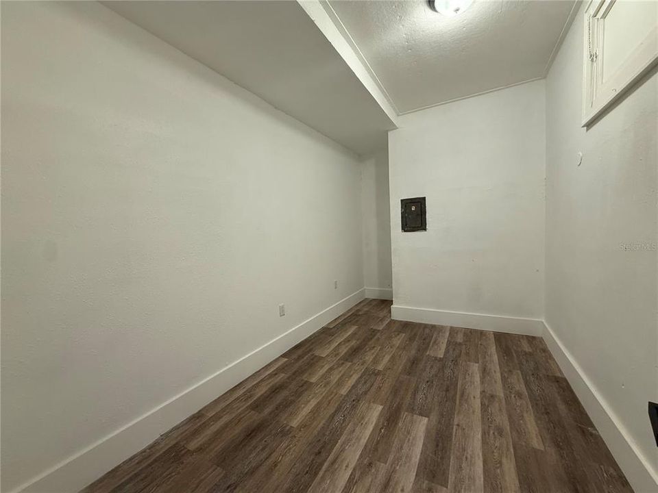 出租: $1,200 (2 贝兹, 1 浴室, 800 平方英尺)