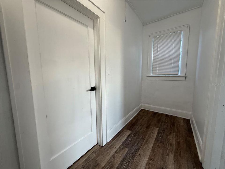 出租: $1,200 (2 贝兹, 1 浴室, 800 平方英尺)