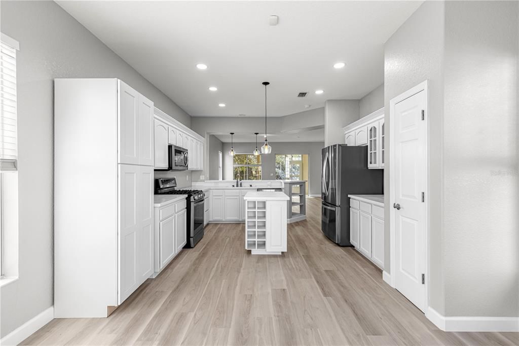 待售: $379,000 (2 贝兹, 2 浴室, 2148 平方英尺)