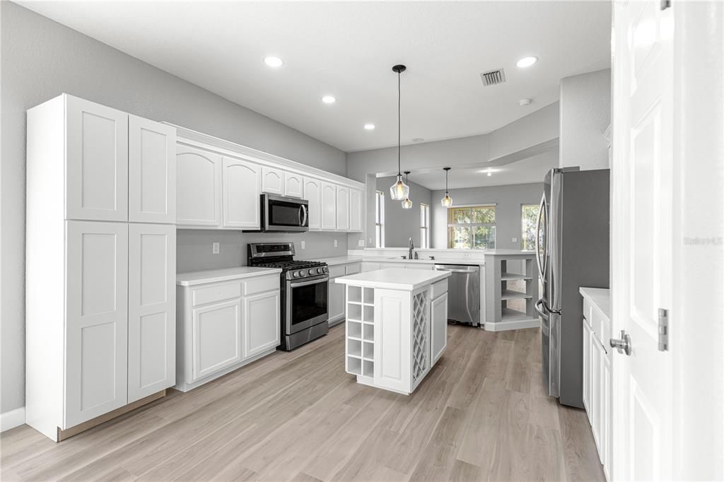 待售: $379,000 (2 贝兹, 2 浴室, 2148 平方英尺)