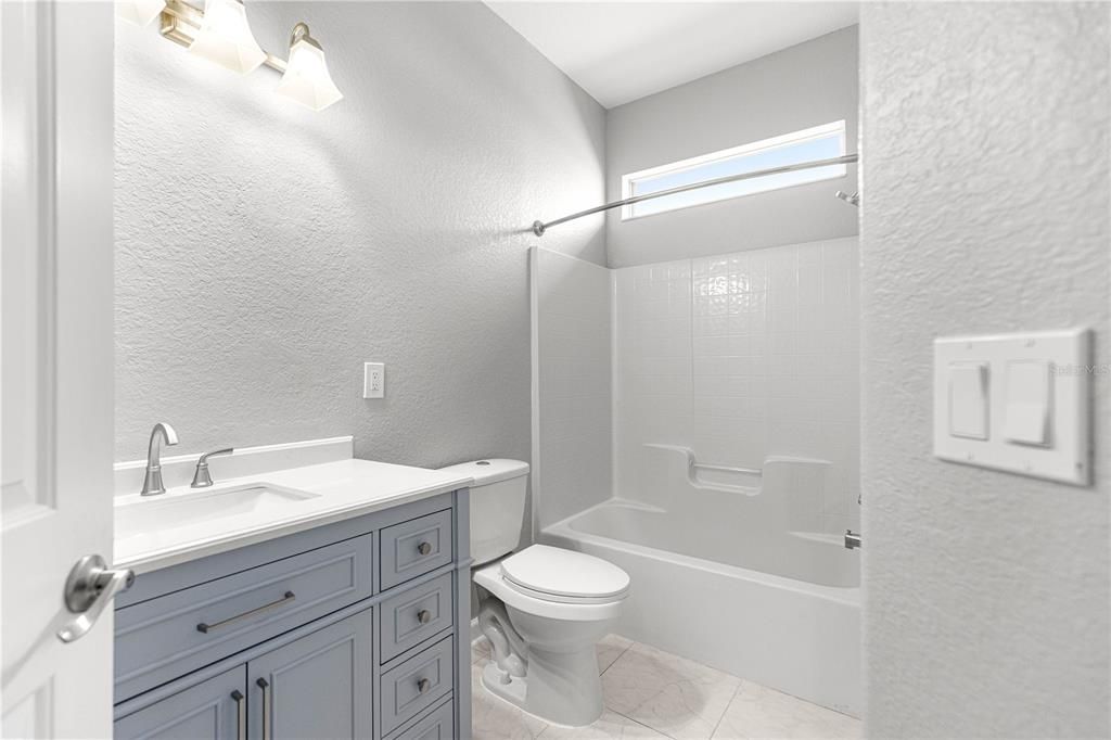 待售: $379,000 (2 贝兹, 2 浴室, 2148 平方英尺)