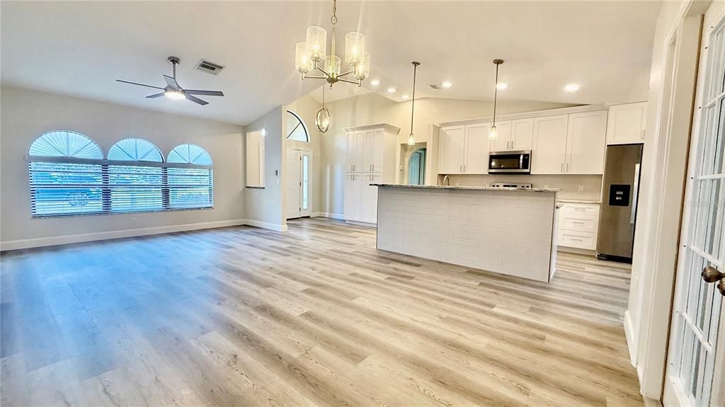 En Venta: $364,990 (3 camas, 2 baños, 1603 Pies cuadrados)