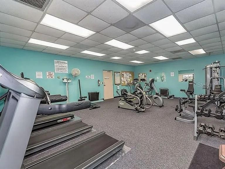 For Sale: $260,000 (2 beds, 1 baths, 914 Square Feet)