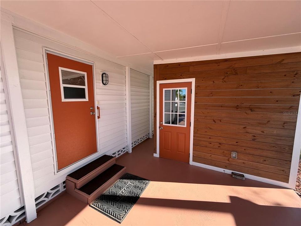 For Sale: $260,000 (2 beds, 1 baths, 914 Square Feet)