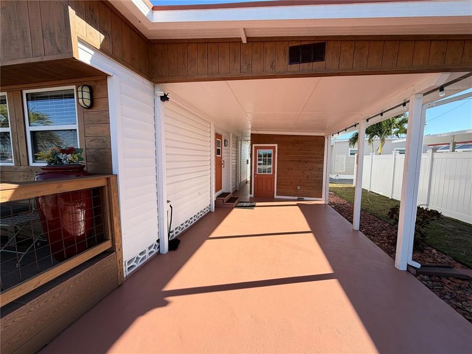 For Sale: $260,000 (2 beds, 1 baths, 914 Square Feet)