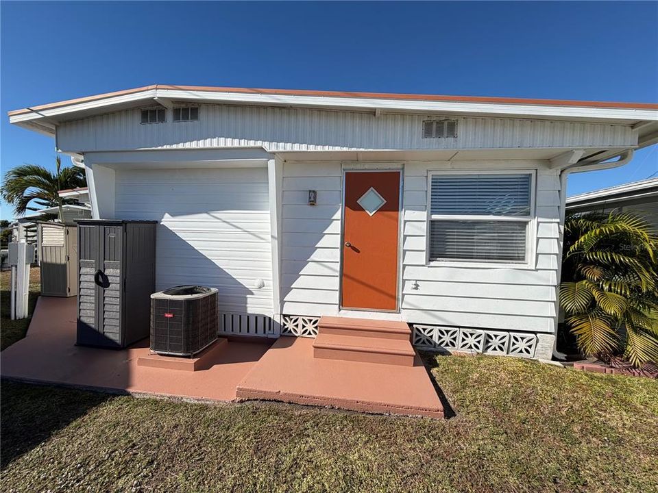 For Sale: $260,000 (2 beds, 1 baths, 914 Square Feet)