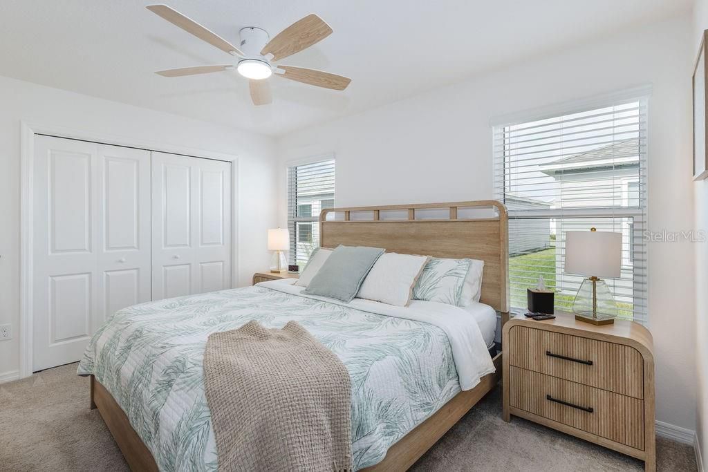 For Sale: $265,900 (2 beds, 2 baths, 984 Square Feet)