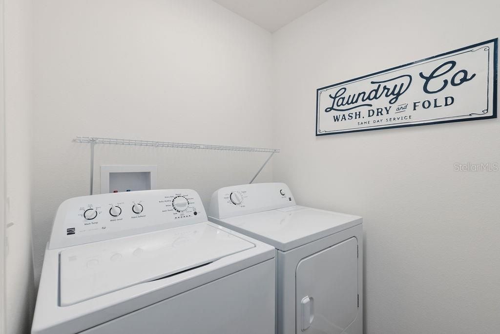 For Sale: $265,900 (2 beds, 2 baths, 984 Square Feet)