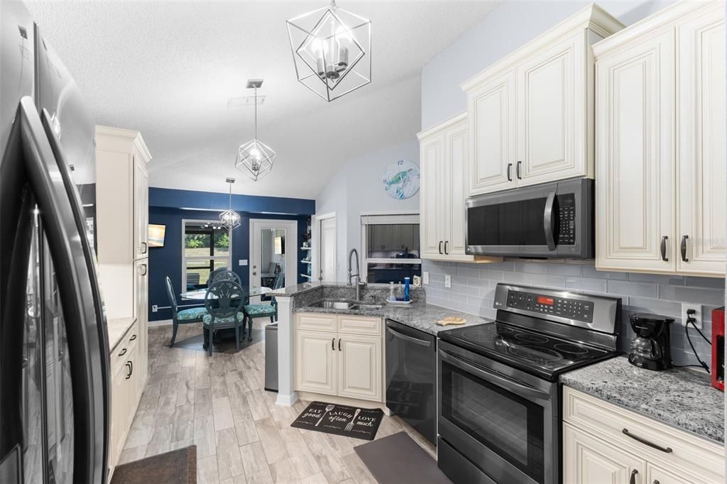 En Venta: $375,000 (2 camas, 2 baños, 2087 Pies cuadrados)