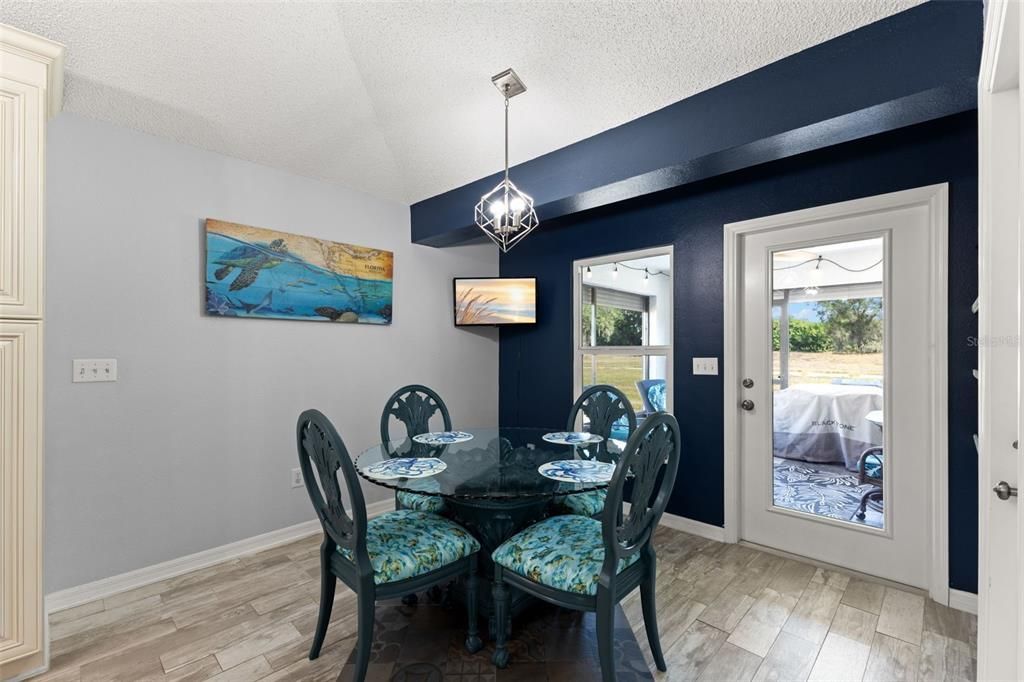 En Venta: $375,000 (2 camas, 2 baños, 2087 Pies cuadrados)