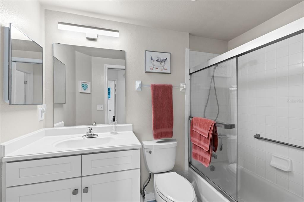 En Venta: $375,000 (2 camas, 2 baños, 2087 Pies cuadrados)