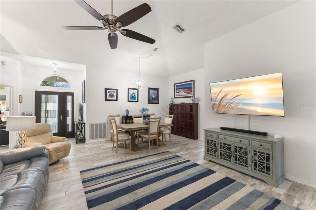 En Venta: $375,000 (2 camas, 2 baños, 2087 Pies cuadrados)