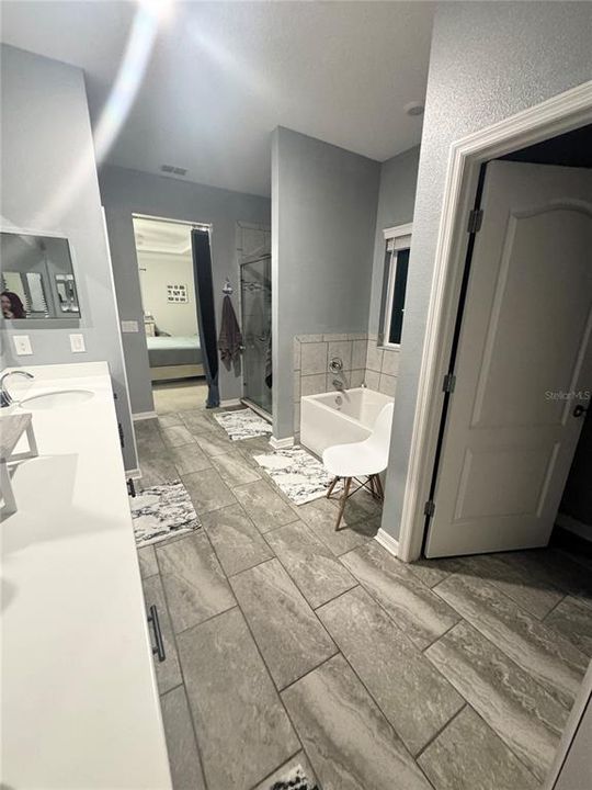 待售: $450,000 (4 贝兹, 2 浴室, 2121 平方英尺)