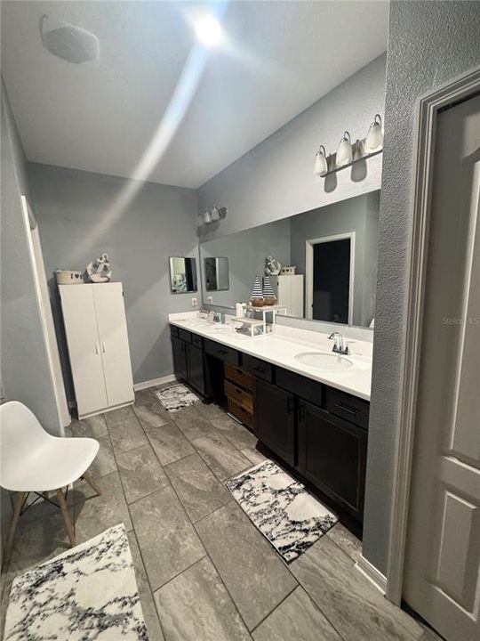 待售: $450,000 (4 贝兹, 2 浴室, 2121 平方英尺)