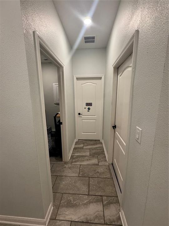 待售: $450,000 (4 贝兹, 2 浴室, 2121 平方英尺)