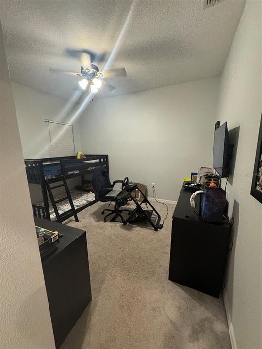 待售: $450,000 (4 贝兹, 2 浴室, 2121 平方英尺)