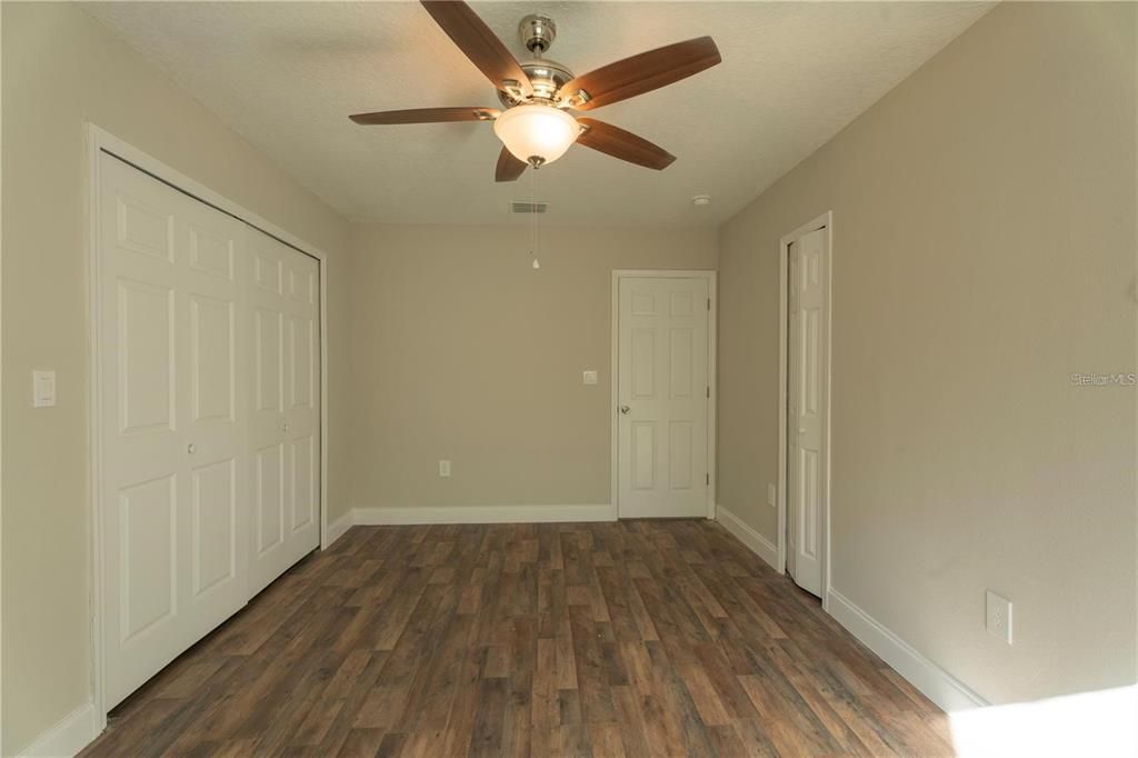 待售: $335,000 (4 贝兹, 2 浴室, 2166 平方英尺)