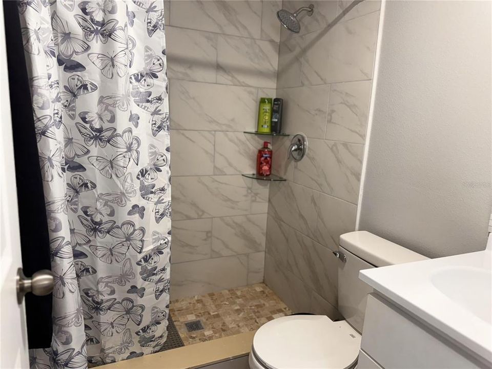 For Sale: $380,000 (3 beds, 2 baths, 1943 Square Feet)