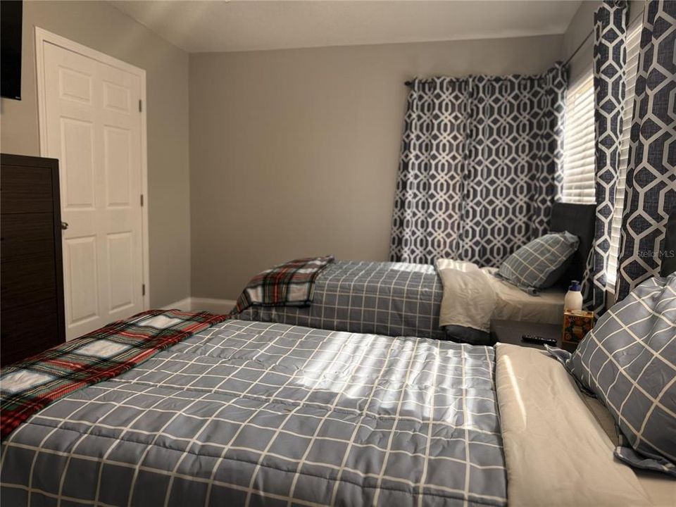 For Sale: $380,000 (3 beds, 2 baths, 1943 Square Feet)