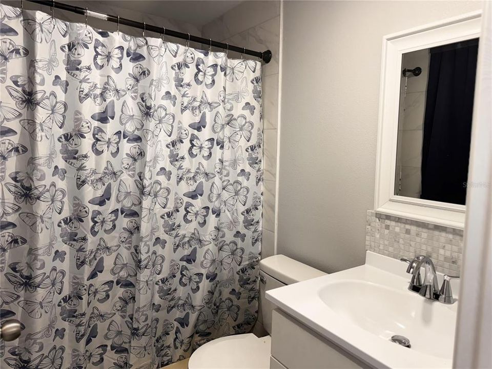 For Sale: $380,000 (3 beds, 2 baths, 1943 Square Feet)