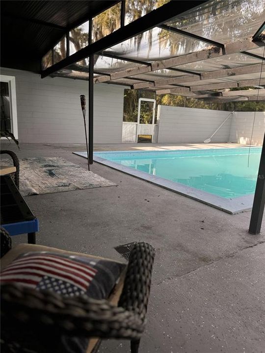 For Sale: $380,000 (3 beds, 2 baths, 1943 Square Feet)