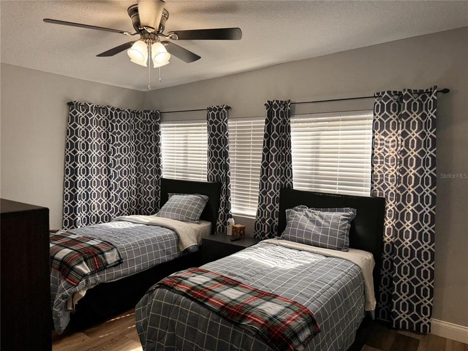 For Sale: $380,000 (3 beds, 2 baths, 1943 Square Feet)