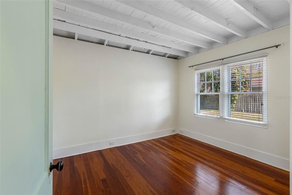 待售: $499,900 (3 贝兹, 1 浴室, 1236 平方英尺)