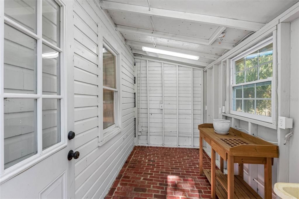 待售: $499,900 (3 贝兹, 1 浴室, 1236 平方英尺)