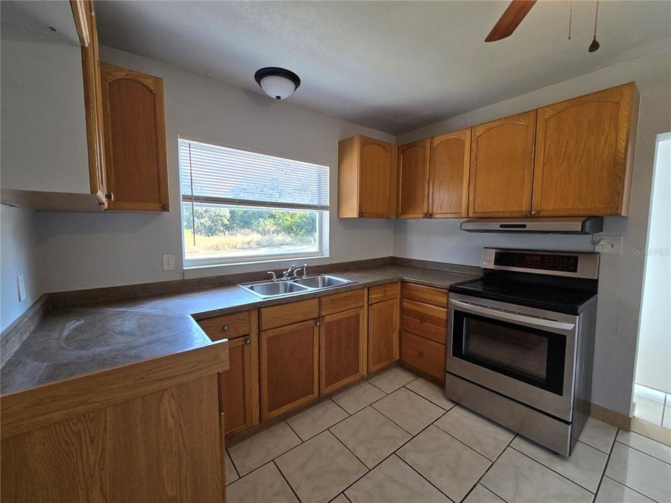 出租: $1,290 (2 贝兹, 1 浴室, 1246 平方英尺)