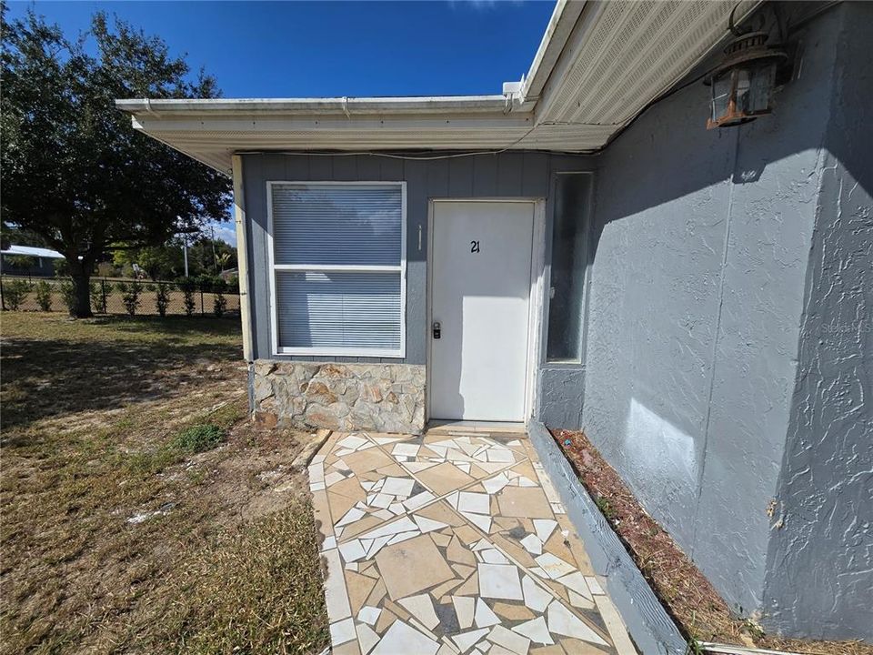 出租: $1,290 (2 贝兹, 1 浴室, 1246 平方英尺)