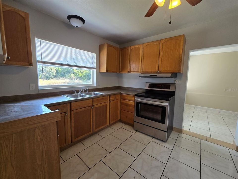 出租: $1,290 (2 贝兹, 1 浴室, 1246 平方英尺)