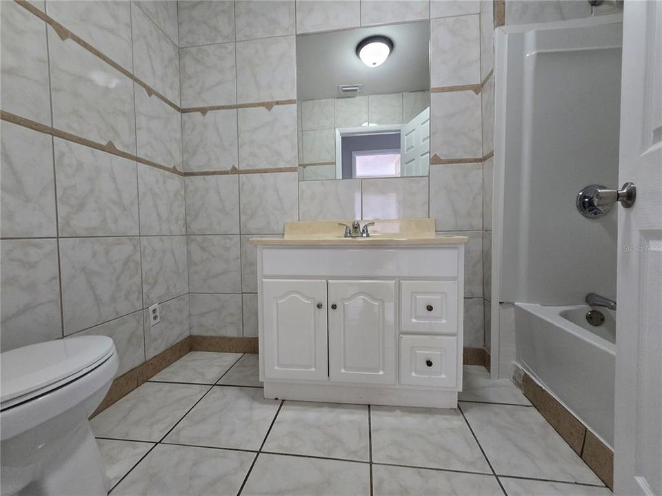 出租: $1,290 (2 贝兹, 1 浴室, 1246 平方英尺)