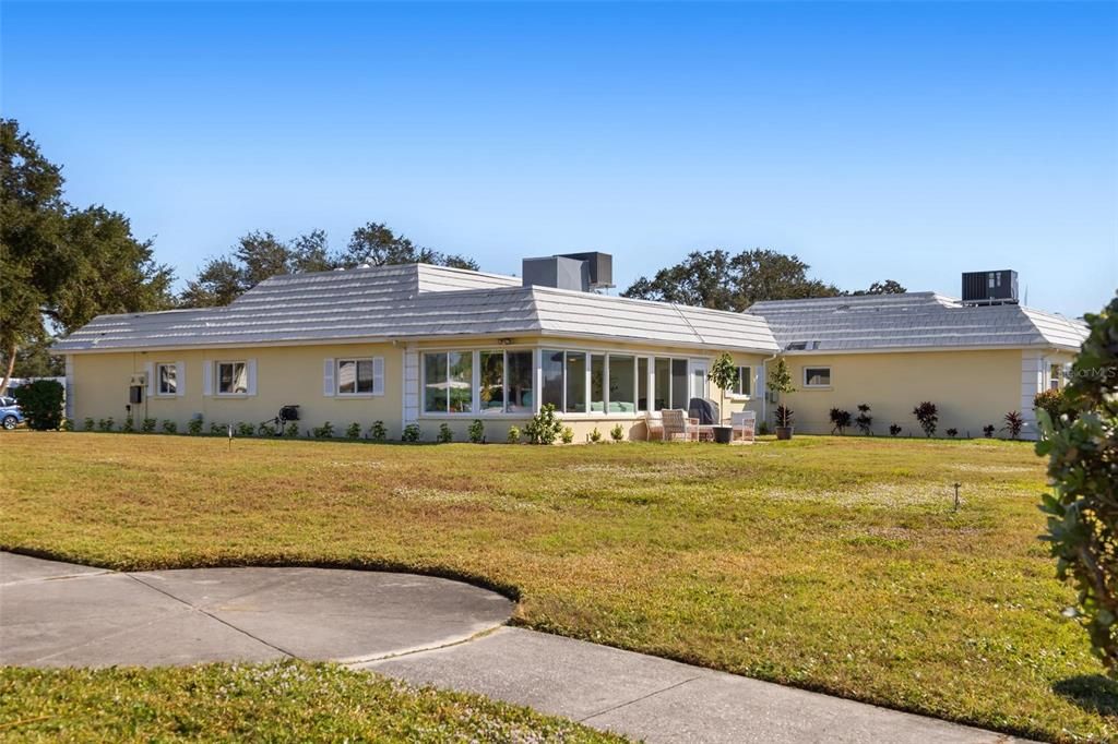 For Sale: $1,150,000 (2 beds, 2 baths, 1601 Square Feet)