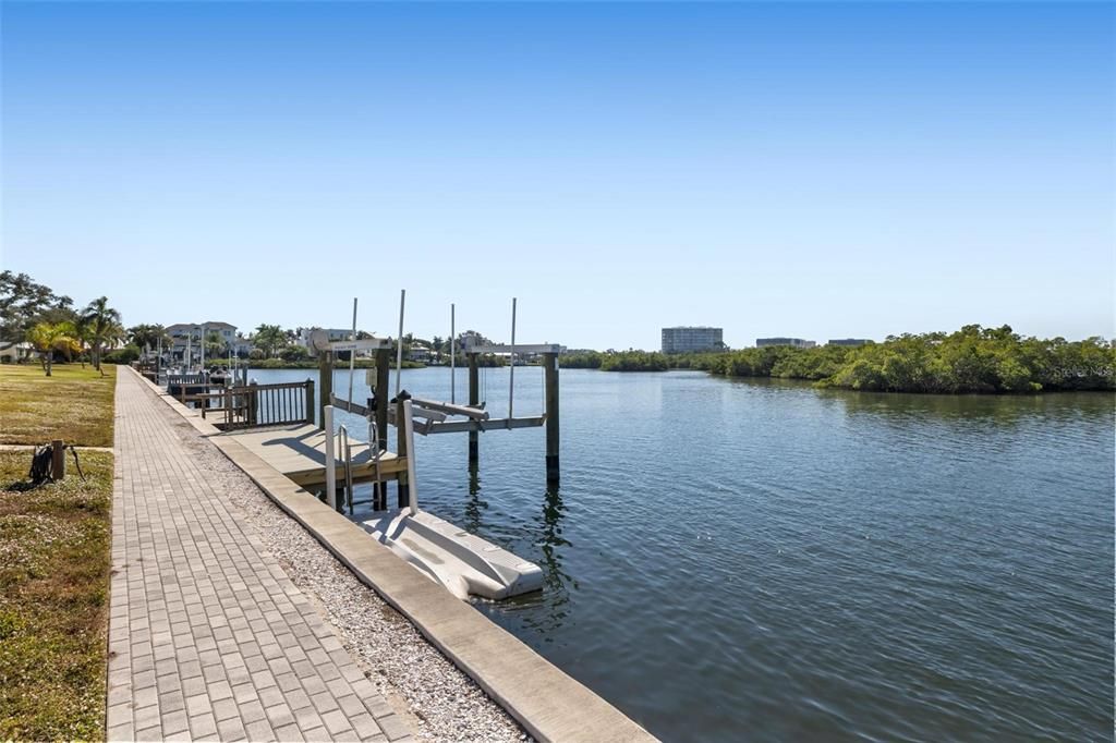 For Sale: $1,150,000 (2 beds, 2 baths, 1601 Square Feet)