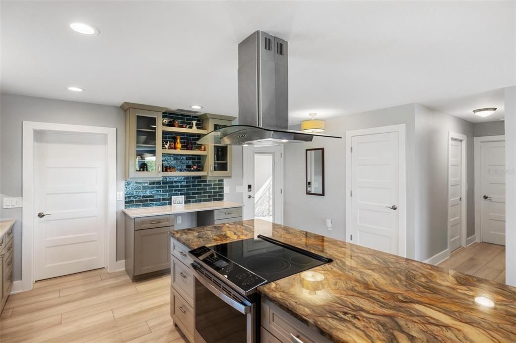 For Sale: $1,150,000 (2 beds, 2 baths, 1601 Square Feet)