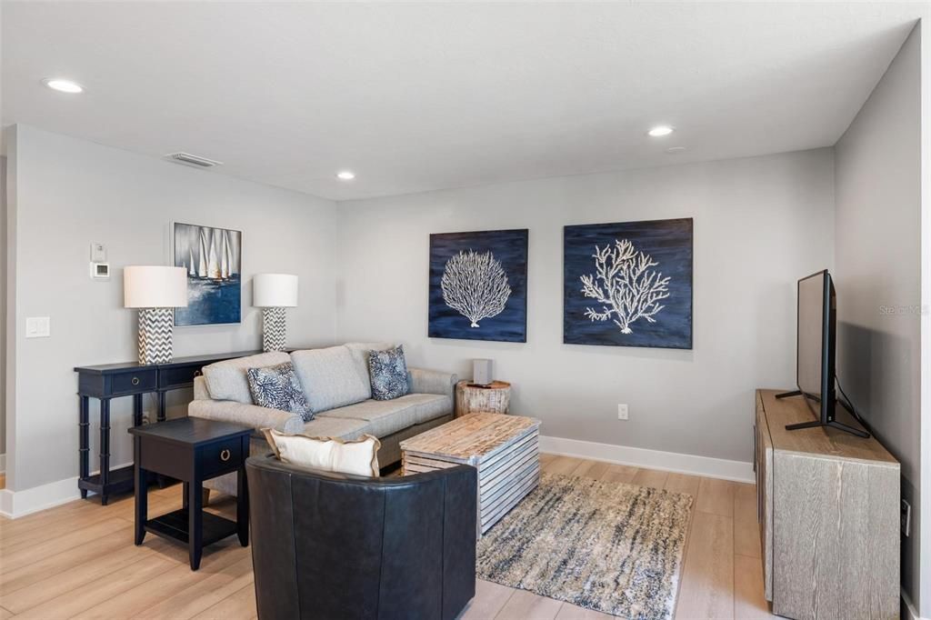 For Sale: $1,150,000 (2 beds, 2 baths, 1601 Square Feet)